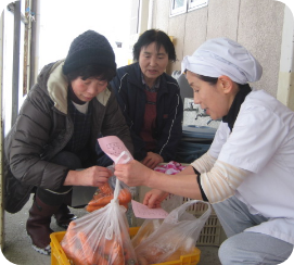 学校給食と自給野菜組合の画像