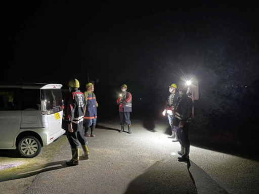 最上川河川敷警戒02