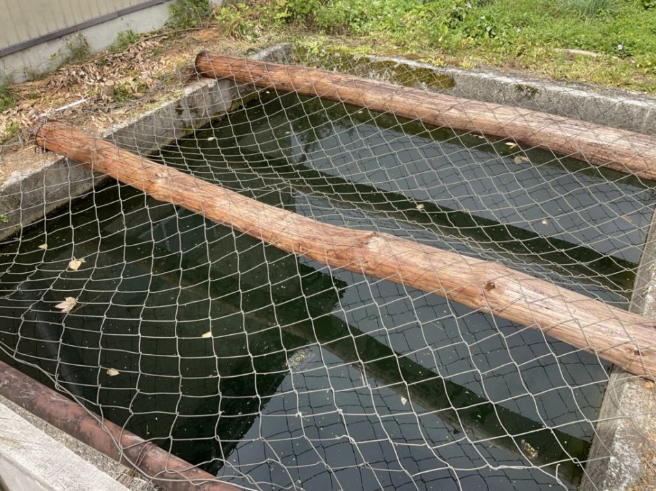 中集落 貯水槽の泥上げ03