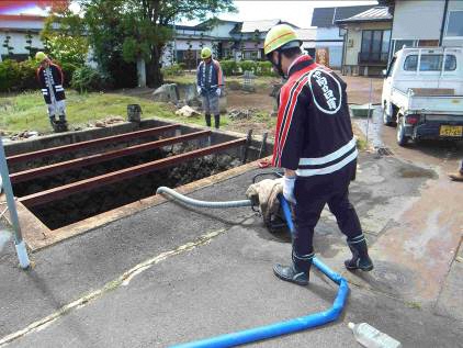 貯水池の泥上げ01