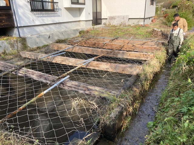 防火水槽泥上げ03