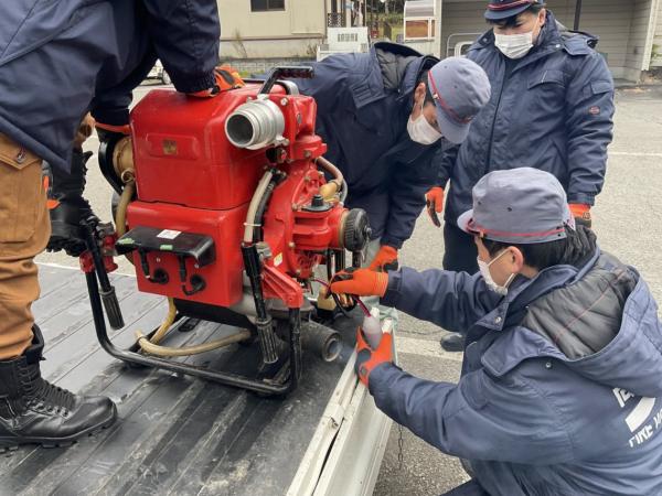 ポンプへの不凍液入れ03