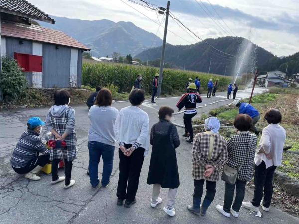 筋集落 地区民との消火訓練04