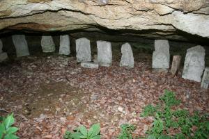 小湯山石神石仏