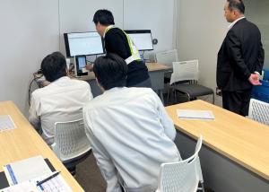 町職員避難所受付デモ